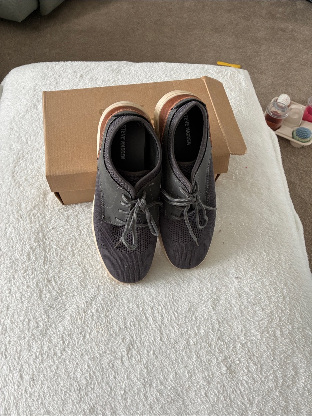Steve Madden Men's Charcoal Knit Lace-Up Sneakers with Tan Sole Accents